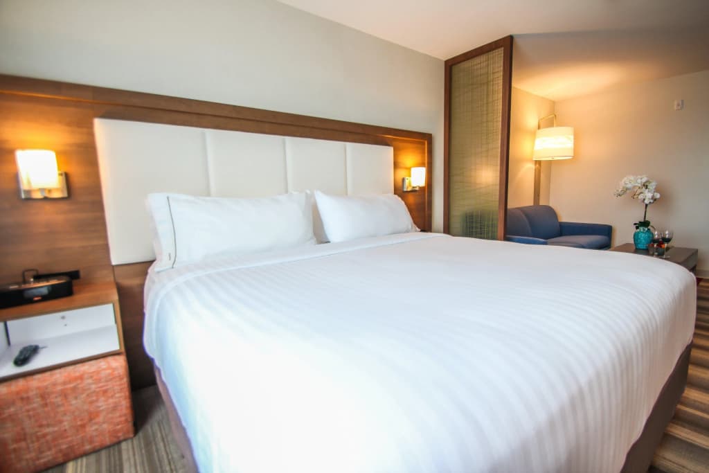 Holiday Inn Express & Suites Miami Airport East by IHG - photo 40