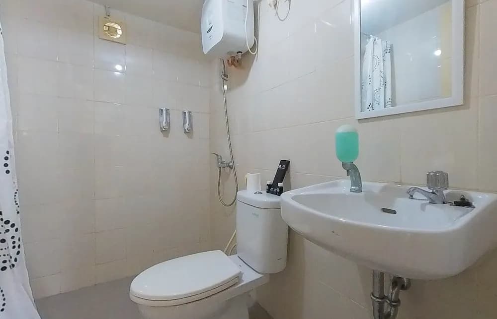 Nice And Comfy Studio At Amethyst Apartment - photo 16