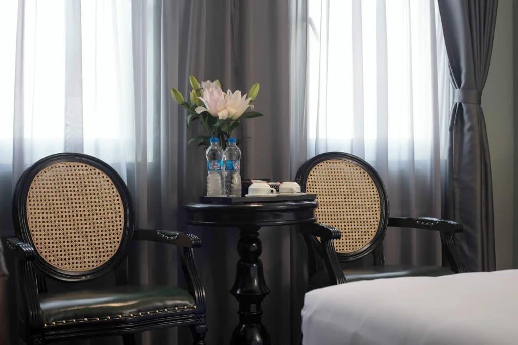 Madelise Central Hotel & Travel - photo 7