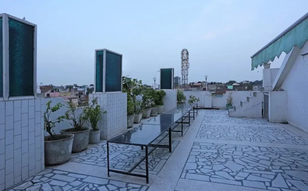 Hotel City Castle Karol Bagh - photo 10