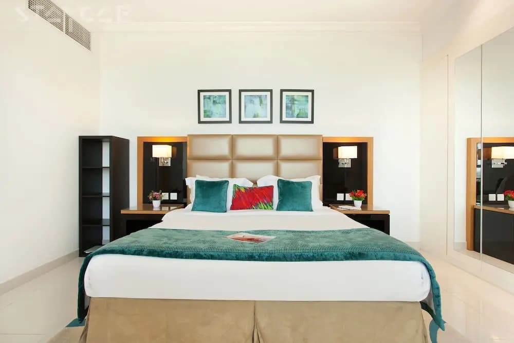 Staycae Capital Bay - photo 15
