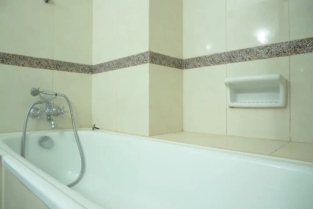 Modern and Spacious 2BR at Kusuma Chandra Apartment By Travelio - photo 9