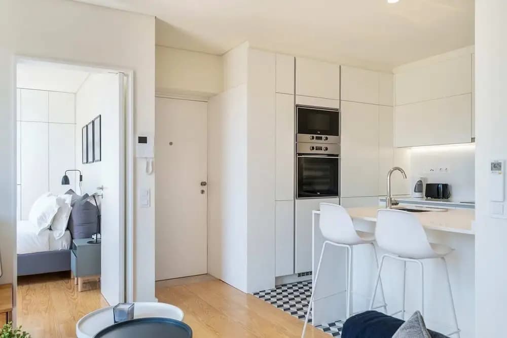 Modern 1BD w AC & Balcony - photo 9