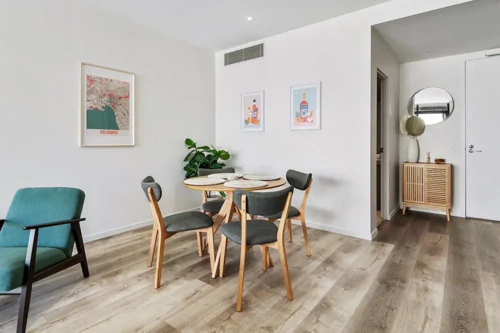Stylish 2-bed Apartment Near MCG - photo 5