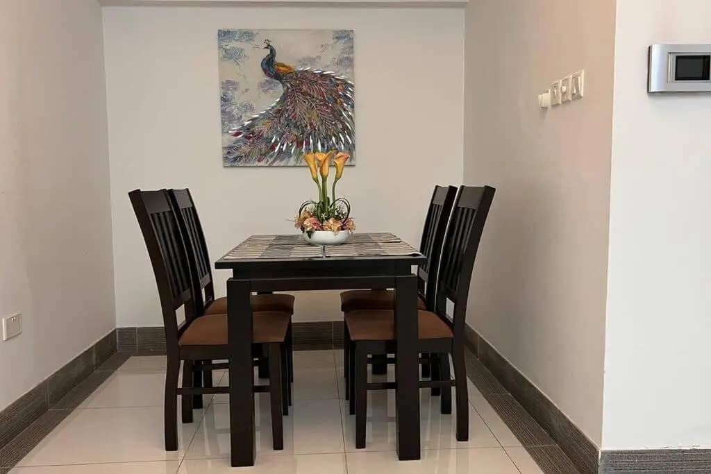 ONE Comfortable 2BR Apartment near Airport - photo 2