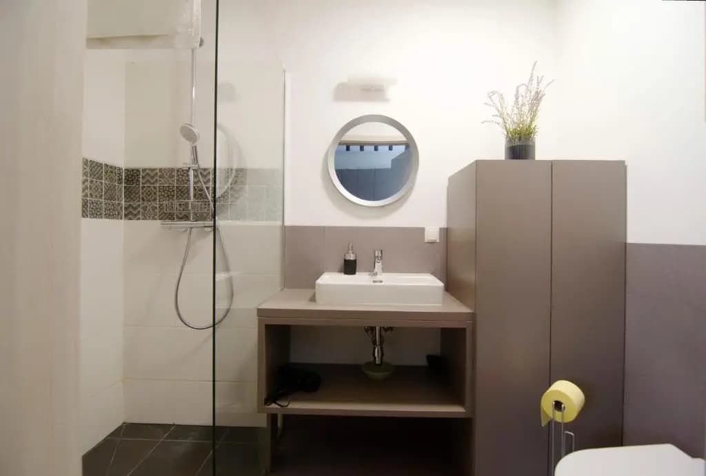 MH Apartments - photo 8