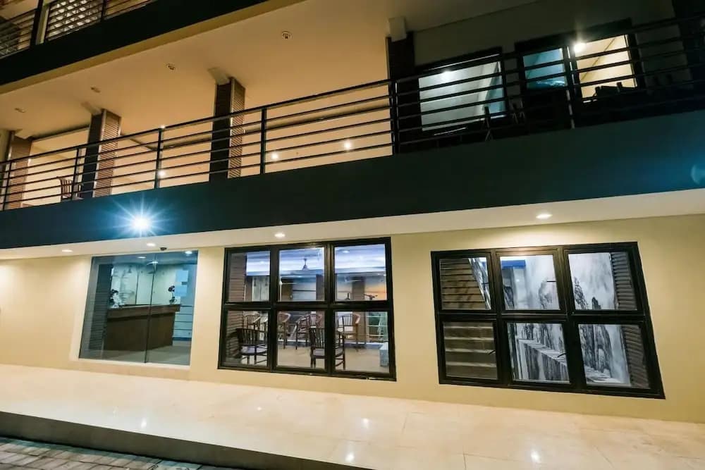 Caroline Hostel - photo 1