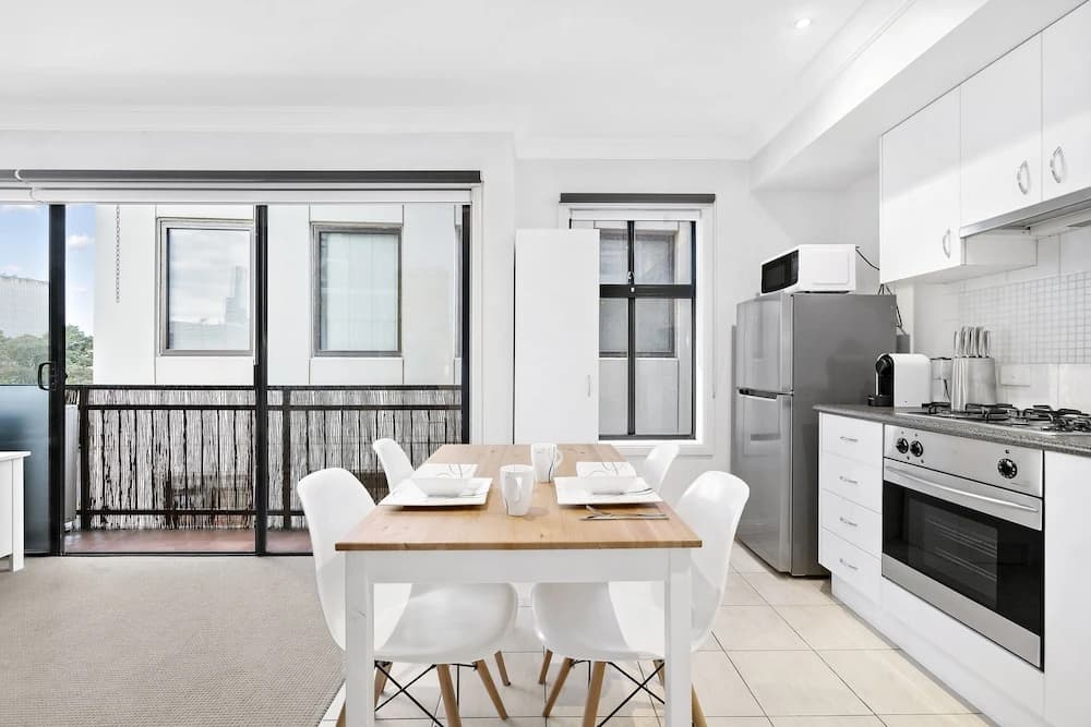 SIENNA, 1BDR South Melbourne Apartment - photo 4