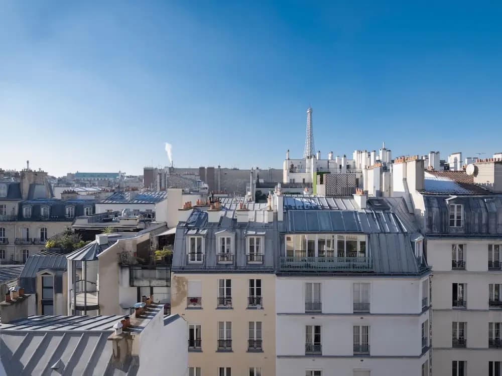 Eiffel Tower Design Residence - photo 1