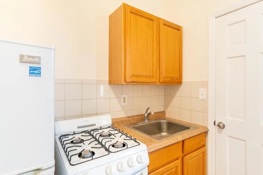 West 30th Street Guest House - photo 15
