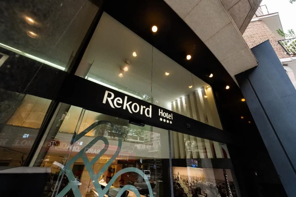 Atenea Rekord Suites Barcelona - photo 25