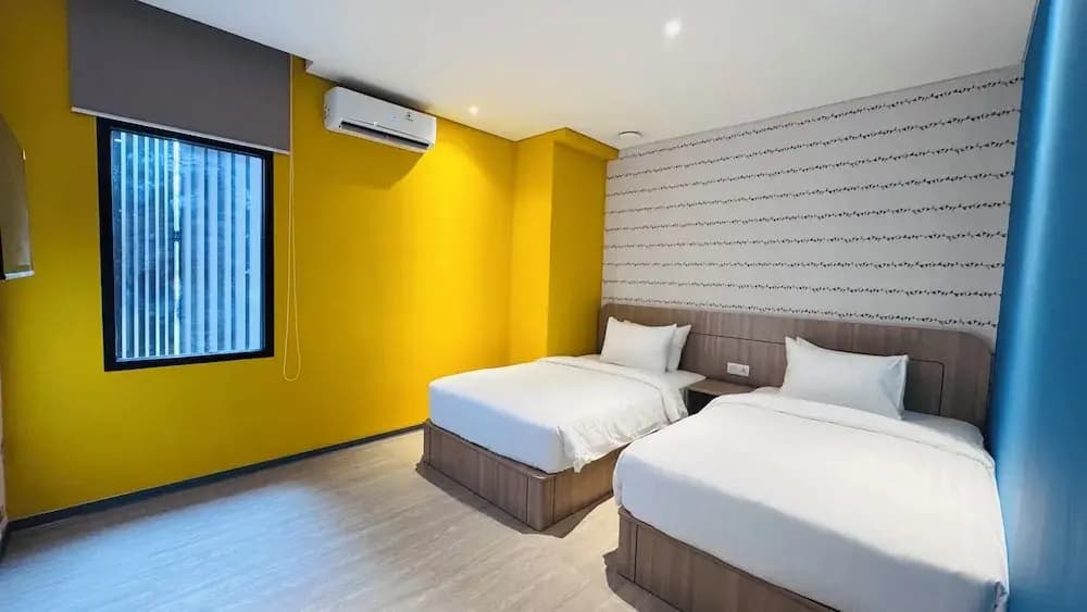Yellow Bee Resort Cililitan - photo 26