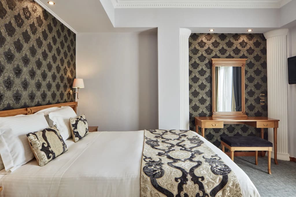 AVA Hotel & Suites - photo 7