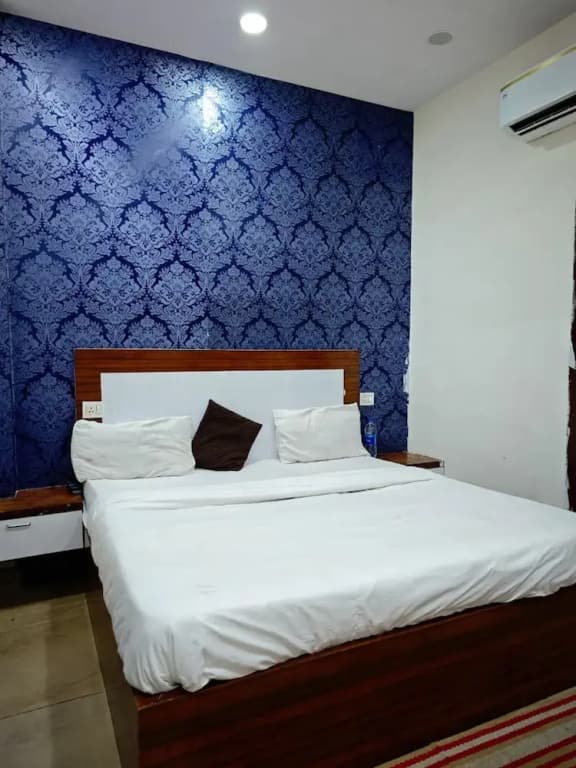 Hotel Sai Sharnam - photo 2
