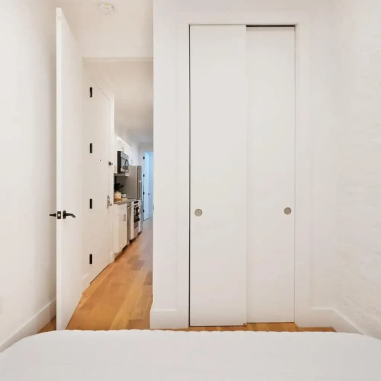 1290-8 New Renovated 2 Bedrooms in UES - photo 10