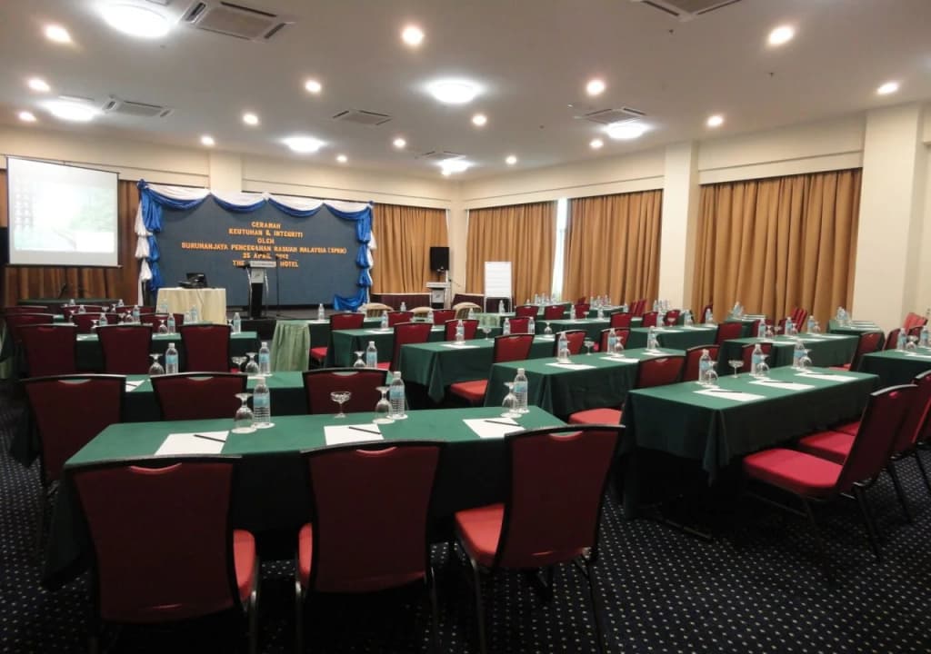 The Pavilion Hotel - photo 15