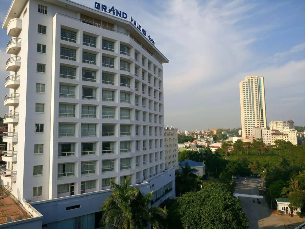 Grand Halong Hotel - photo 1