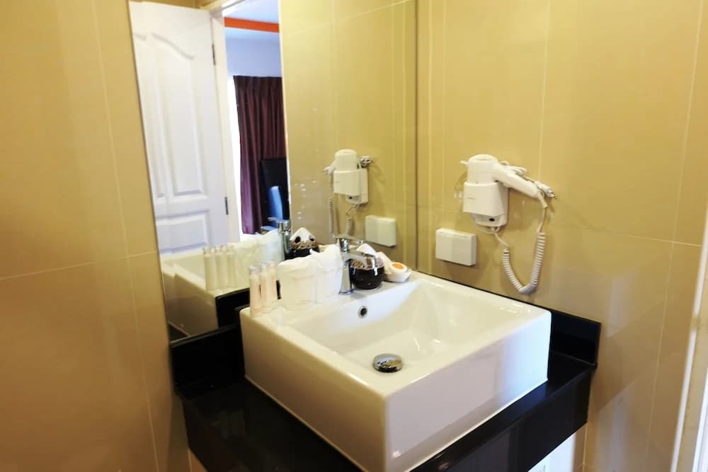 Sunset Apartments - photo 10