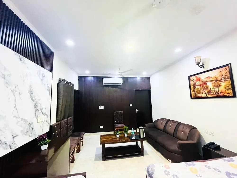 Roomshala Hotel Tom & Jerry - photo 5