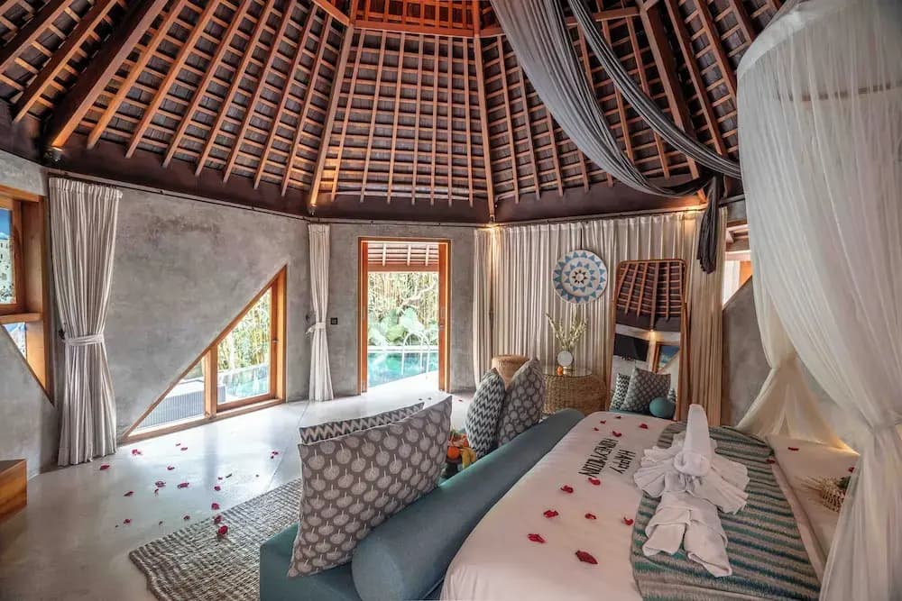 The Sender Pool Suite - photo 33