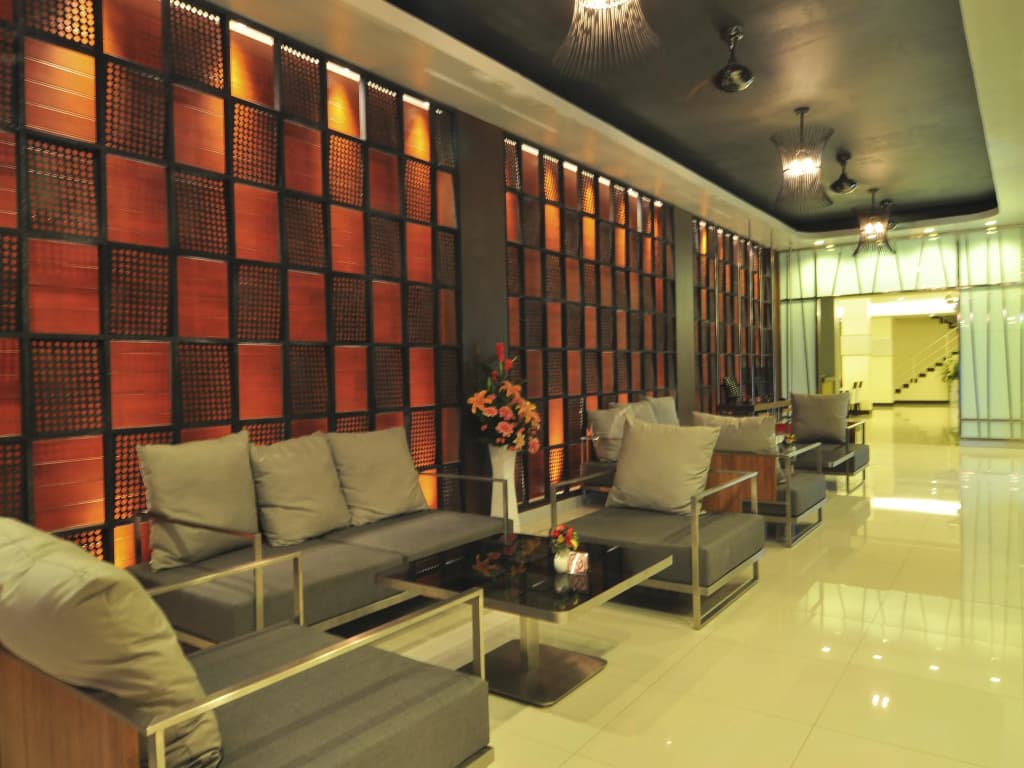 Platinum Hotel - main photo