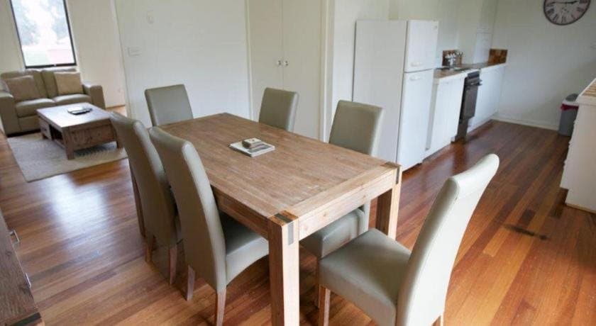 Yarra Glen Racecourse Apartments - photo 20