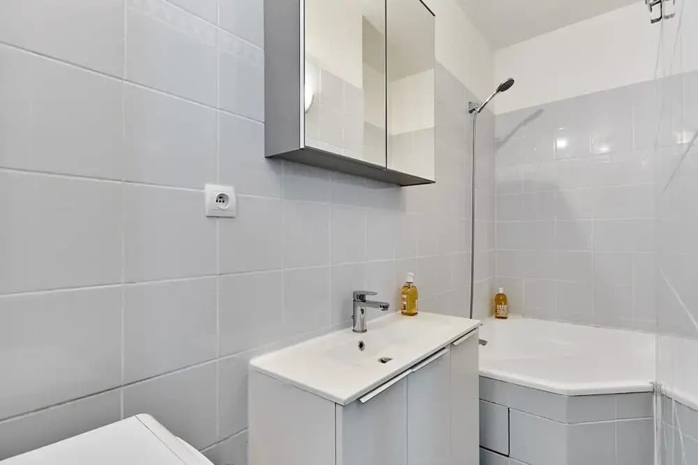 Charming 1 Bedroom Apartment Le Marais - photo 8