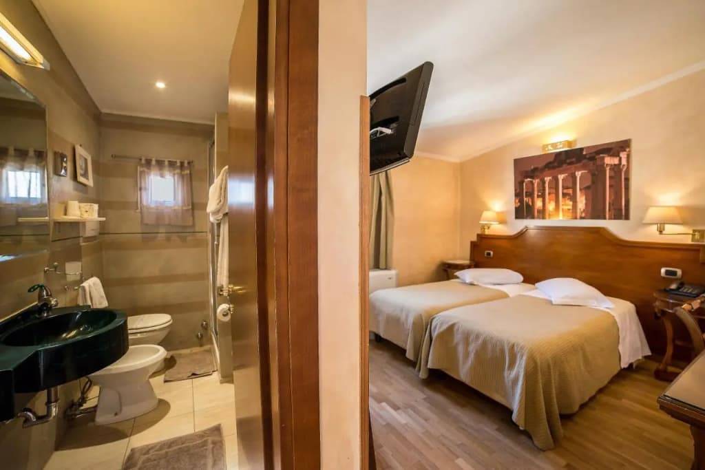 Hotel Kent - photo 32