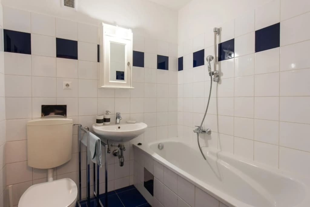 Apartment - Burggasse - photo 9