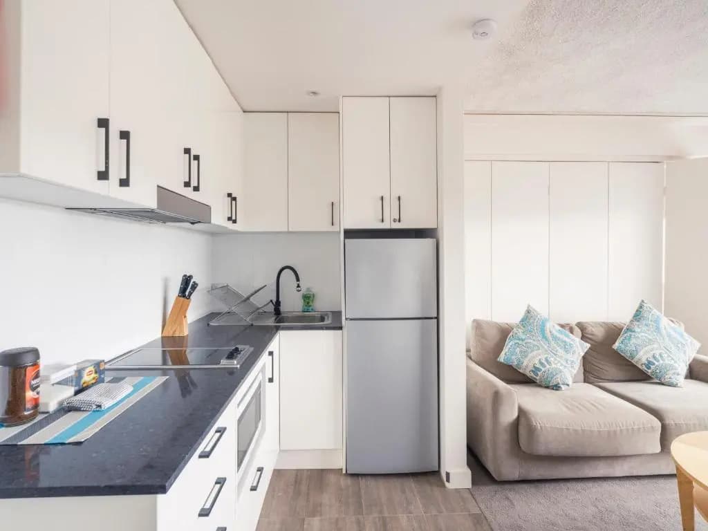 1BR Studio near the Beach with Rooftop Pool - photo 8