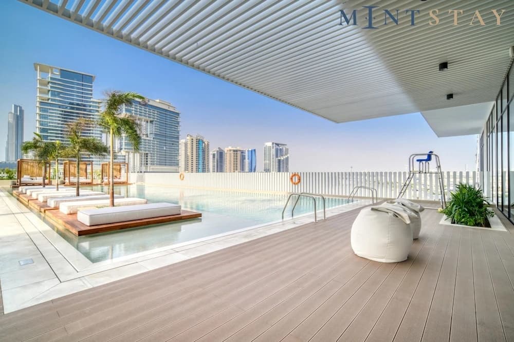 Chic Studio w Panoramic Burj Khalifa Views - photo 16