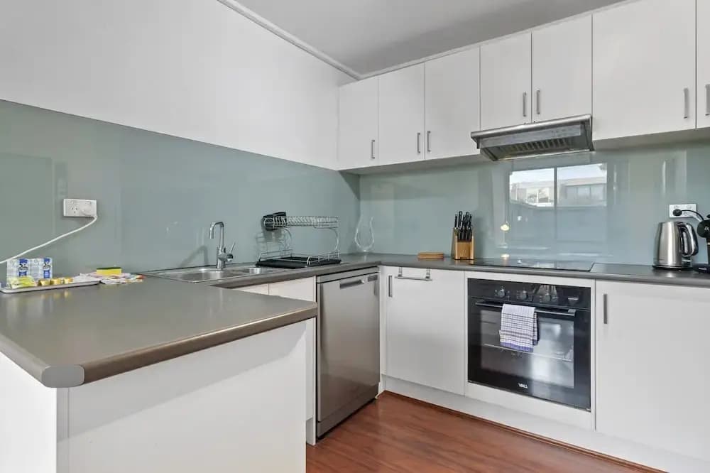 Spacious 3-bed Townhouse With Courtyard - photo 11