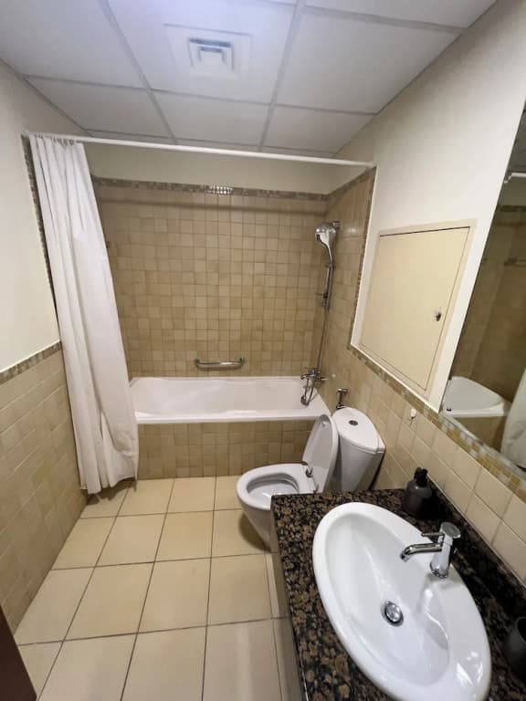 Robin Beach Hostel JBR - photo 9