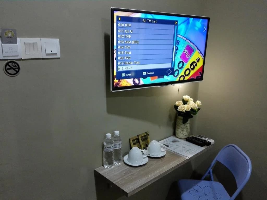 Hotel By The Park - photo 10