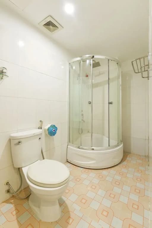 OYO 208 Arowana Hotel - photo 8