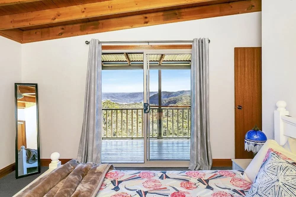 Narrow Neck Lodge - photo 2