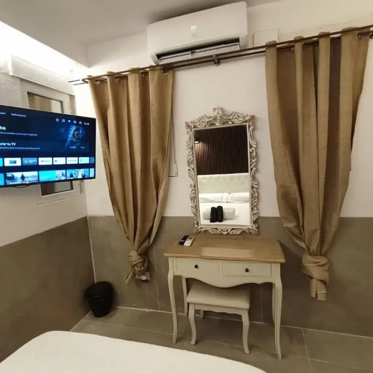 House with 9 private rooms Hostel - photo 23