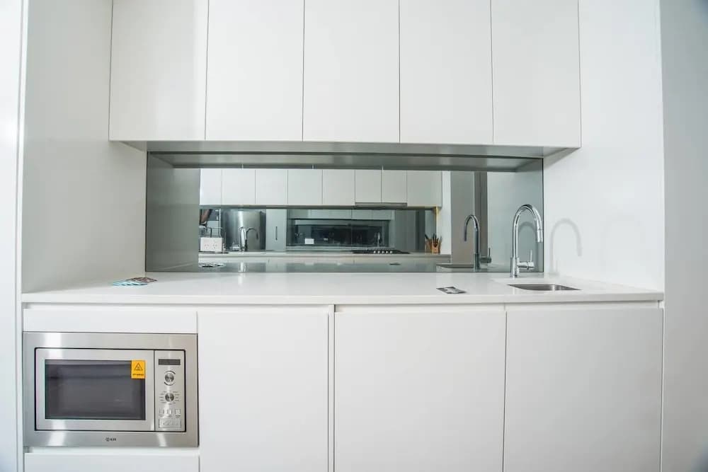 Minimalism Modern Apartment With Water View - photo 10