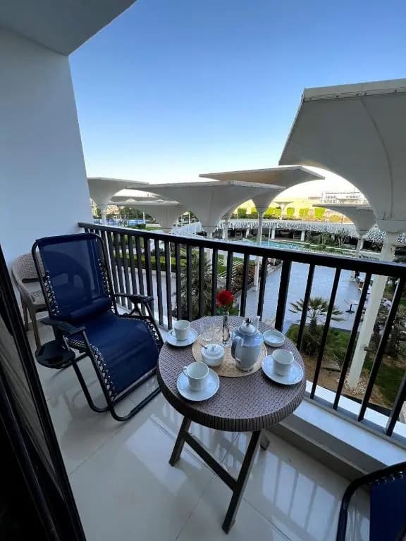 Elegant Duplex with Pool Frontauc - photo 7