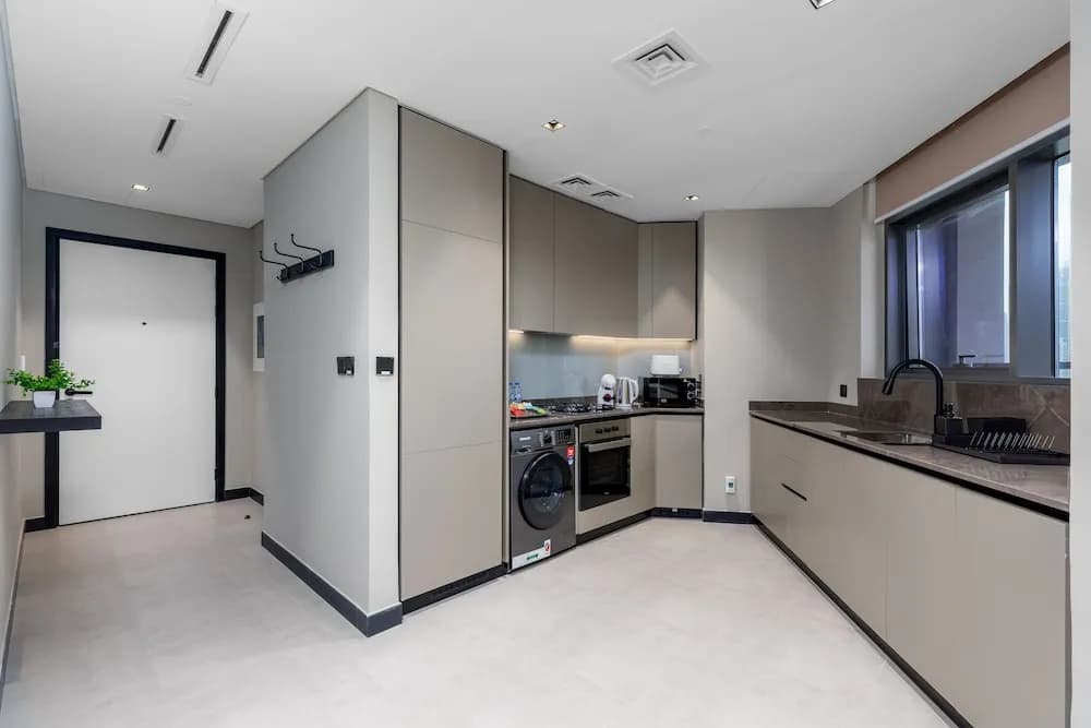 Waves - Seaside Splendor 2BR in Dubai's Business Bay - photo 3