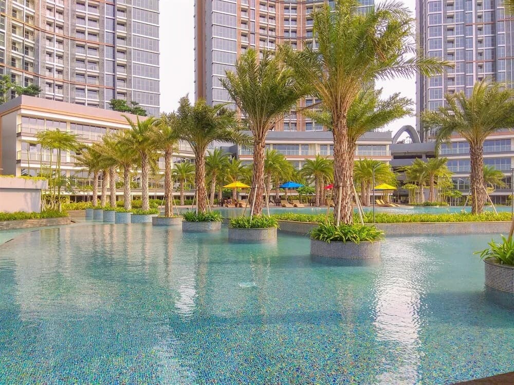 Stunning And Strategic 2Br Gold Coast Apartment Near Pik - photo 9