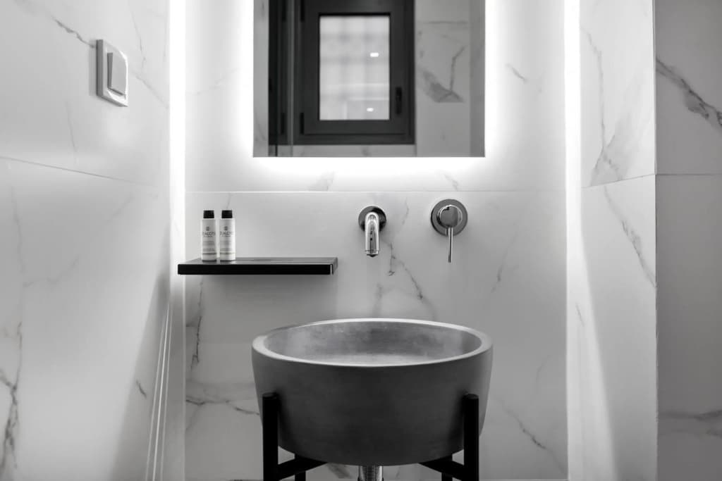 Downtown Boutique Apartments - photo 6
