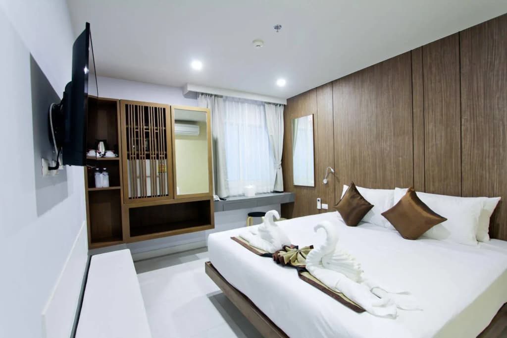 Centro One Patong Hotel - photo 4