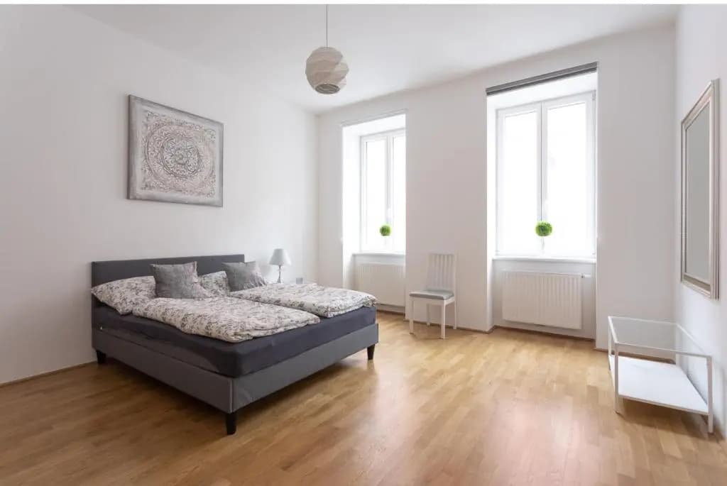 Charming Flat & Balcony near CentralStation Apt 5 - photo 4