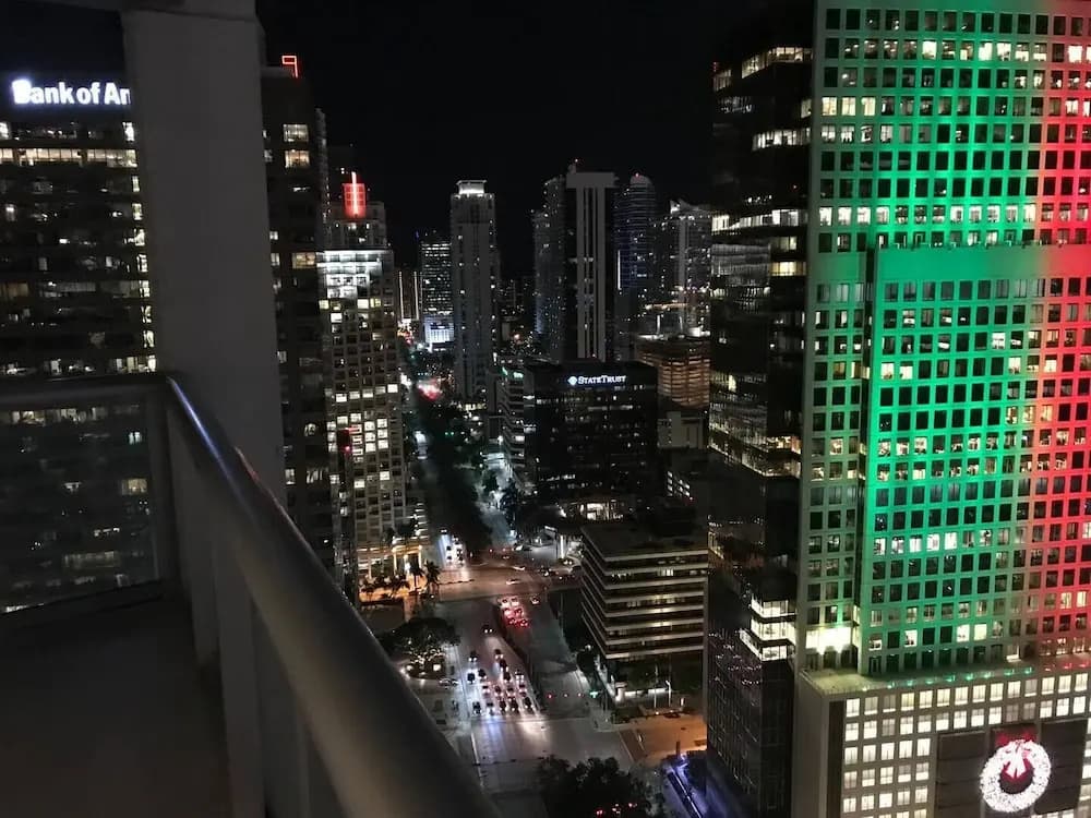 Amazing Unit Miami Brickell With Sea & City View - photo 13
