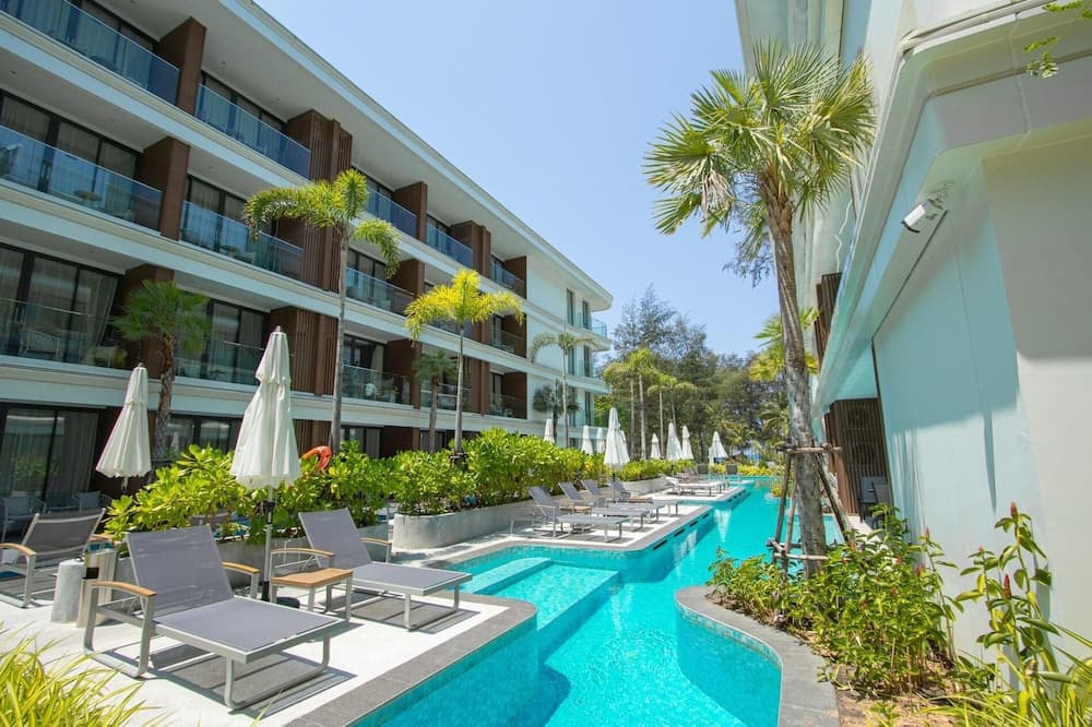 Unit 2303 Beachfront Pool-facing + Sea View - photo 28