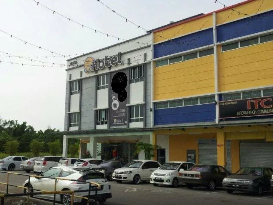 Coastline Hotel - photo 8