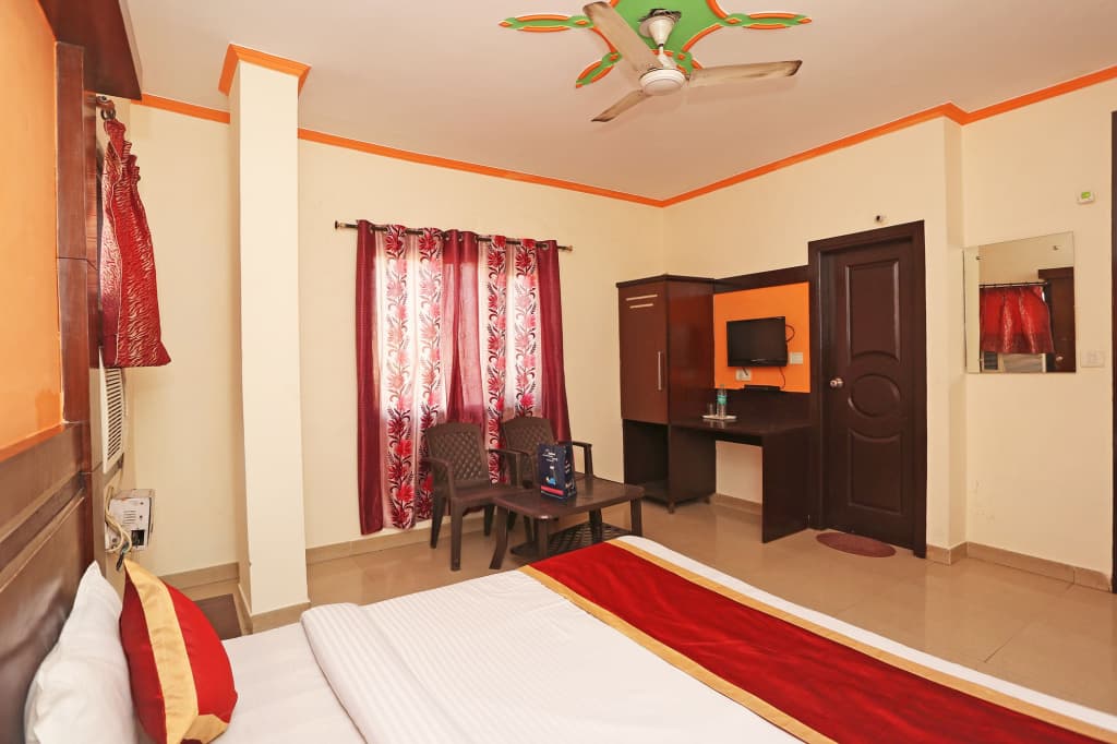 OYO 9726 Hotel Aura Palace Deluxe - photo 6