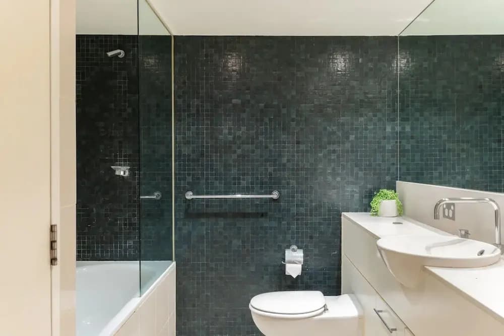 Modern Harbourside Apartment With A View - photo 7