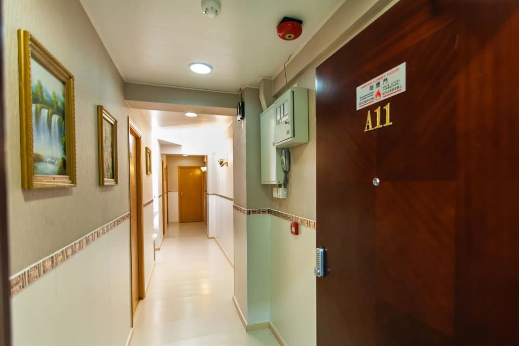 Vincent Hill Guesthouse - photo 11